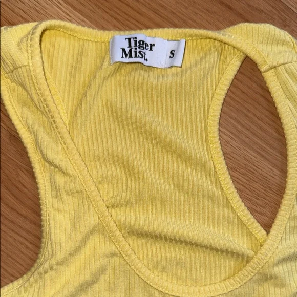 Tiger Mist Yellow Tank Top Malibu Crop Size Small - Picture 2 of 7
